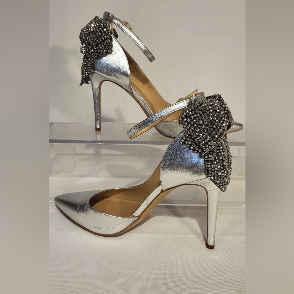✨PRICE DROP....INC. INTERNATIONAL CONCEPTS Kaison silver leather stilettos